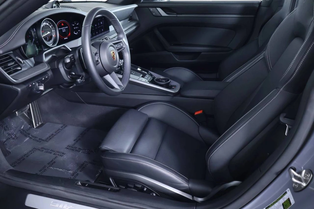 2024 Porsche 992 Targa 4 & 4S - Image 5 of 5