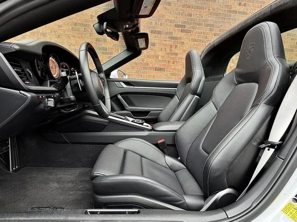 2024 Porsche 992 Targa 4 & 4S - Image 5 of 5