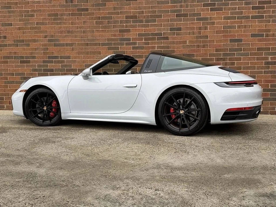 2024 Porsche 992 Targa 4 & 4S - Image 3 of 5