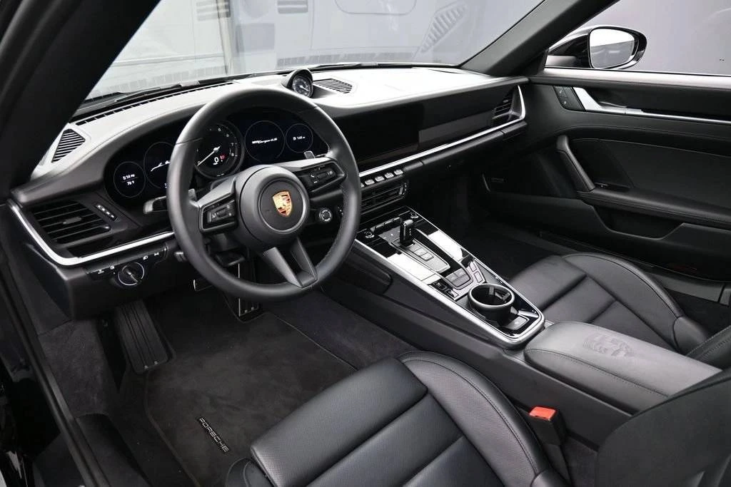 2024 Porsche 992 Targa 4 & 4S - Image 4 of 5
