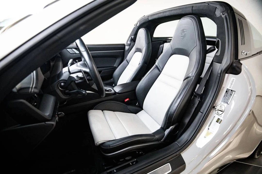 2024 Porsche 992 Targa 4 & 4S - Image 5 of 5