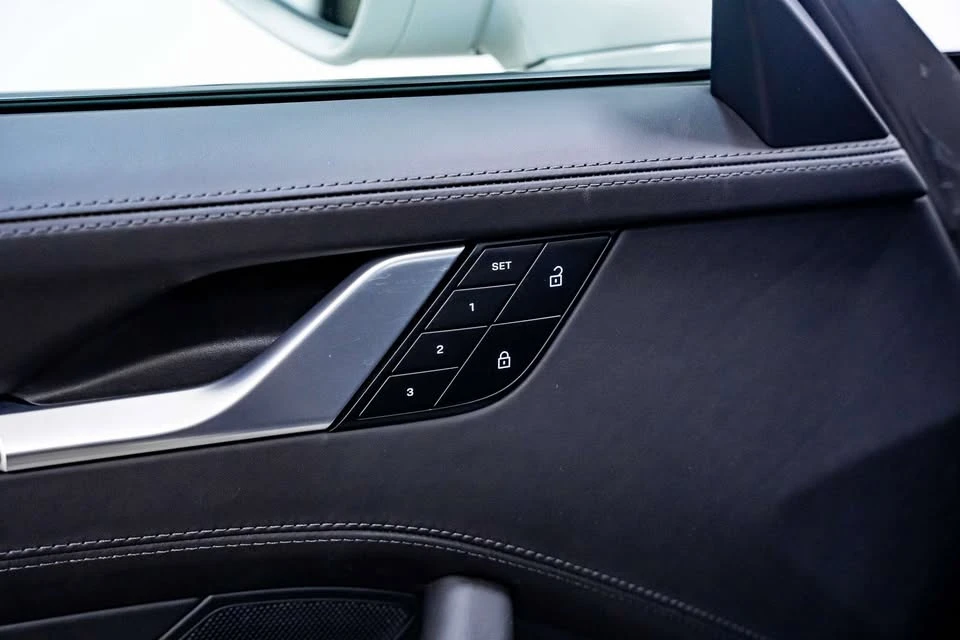 2024 Porsche 992 Targa 4 & 4S - Image 17 of 20