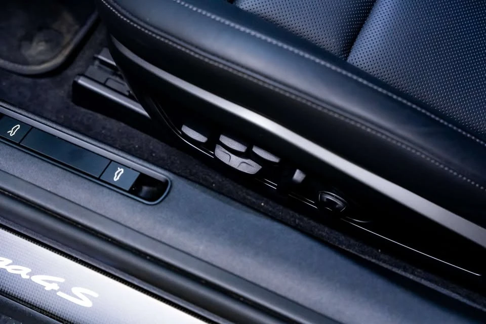 2024 Porsche 992 Targa 4 & 4S - Image 19 of 20