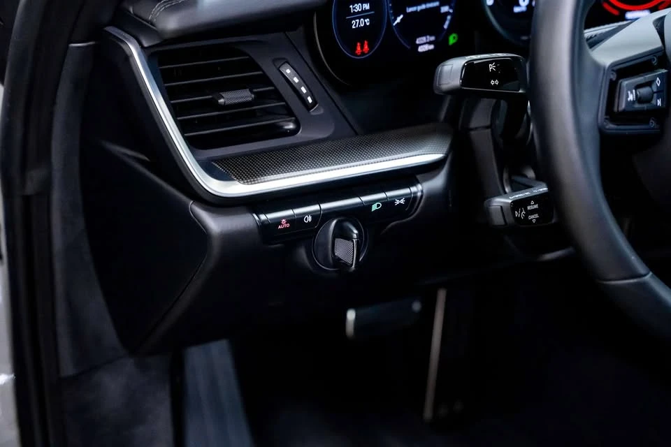 2024 Porsche 992 Targa 4 & 4S - Image 18 of 20