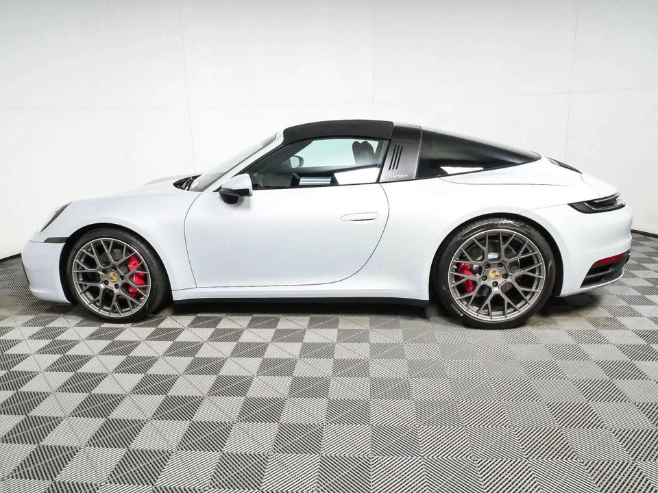 2024 Porsche 992 Targa 4 & 4S - Image 2 of 4