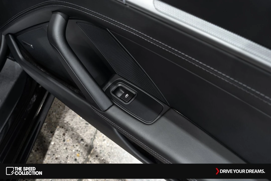 2024 Porsche 992 Targa 4 & 4S - Image 19 of 21
