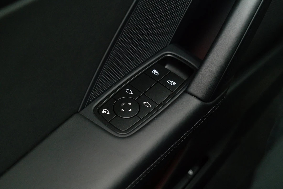 2024 Porsche 992 Targa 4 & 4S - Image 21 of 21