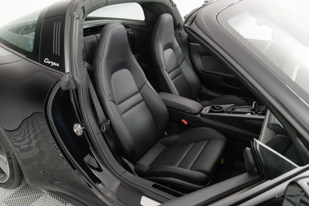 2024 Porsche 992 Targa 4 & 4S - Image 16 of 31