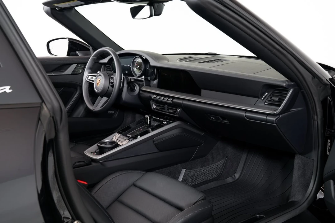 2024 Porsche 992 Targa 4 & 4S - Image 8 of 21