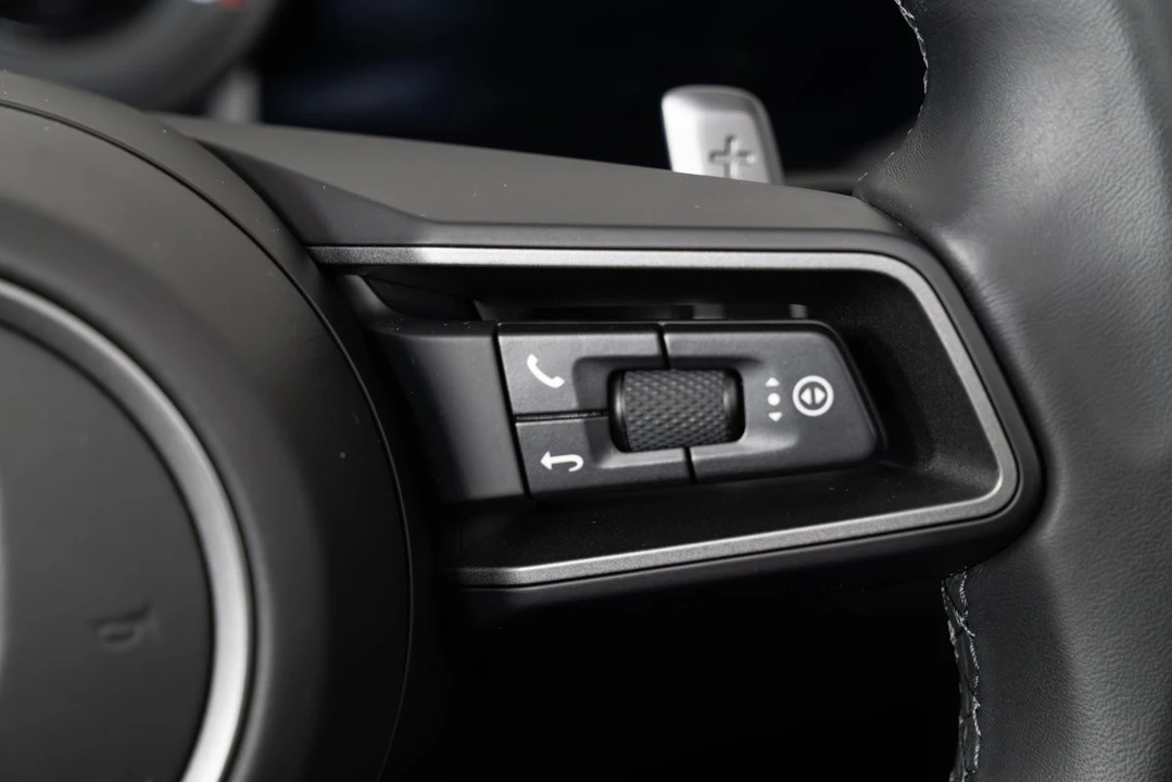 2024 Porsche 992 Targa 4 & 4S - Image 18 of 21