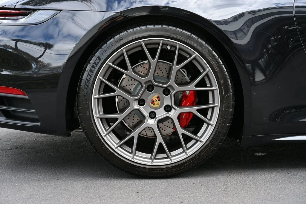2024 Porsche 992 Targa 4 & 4S - Image 11 of 12