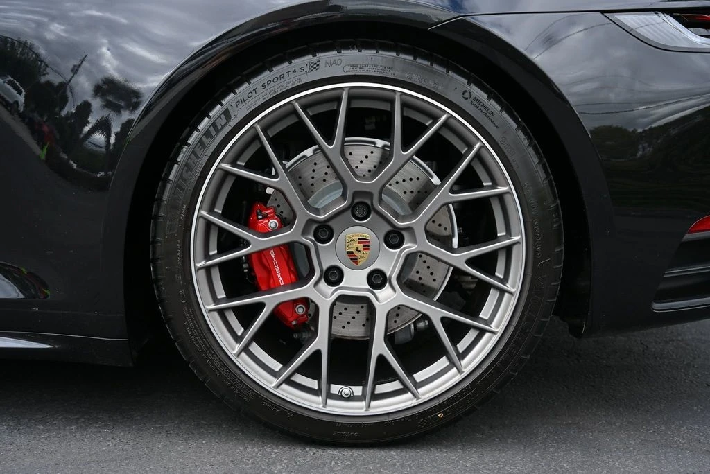 2024 Porsche 992 Targa 4 & 4S - Image 5 of 12