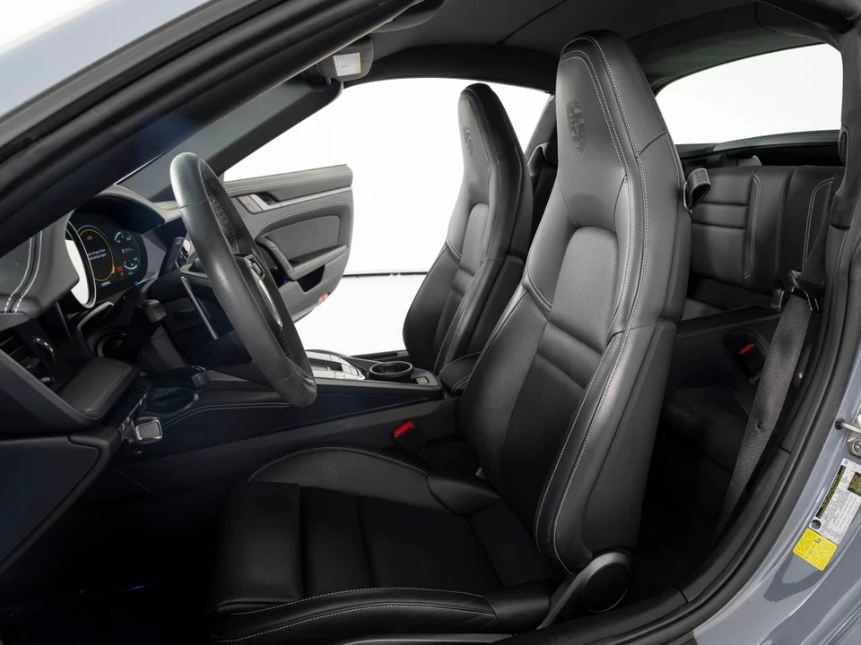 2024 Porsche 992 Targa 4 & 4S - Image 4 of 4