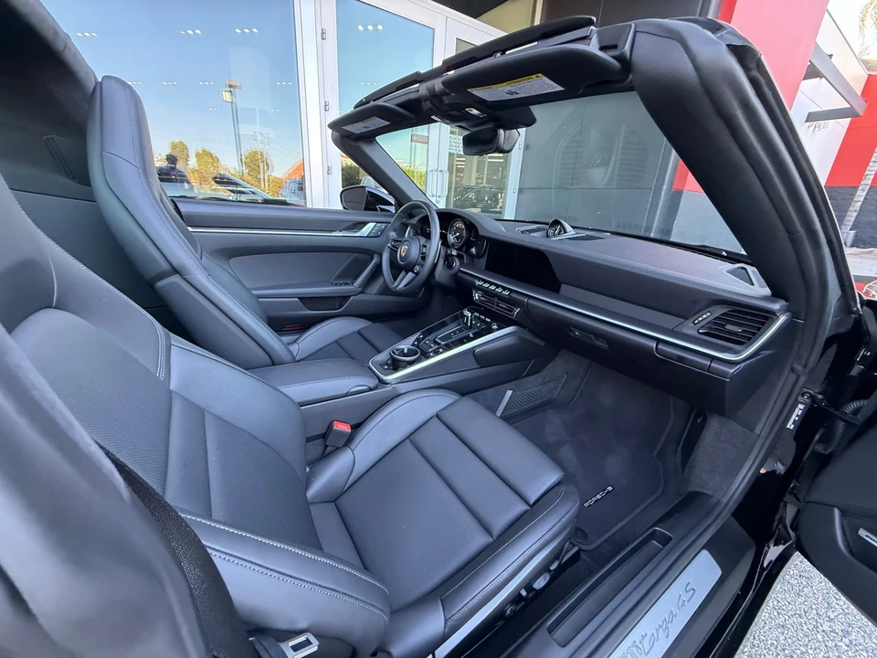 2024 Porsche 992 Targa 4 & 4S - Image 29 of 31