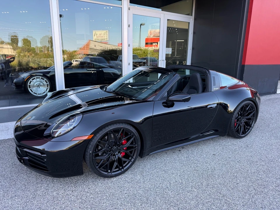 2024 Porsche 992 Targa 4 & 4S - Image 10 of 31