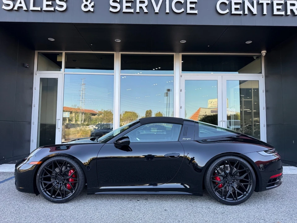 2024 Porsche 992 Targa 4 & 4S - Image 13 of 31