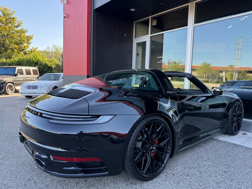 2024 Porsche 992 Targa 4 & 4S - Image 22 of 31