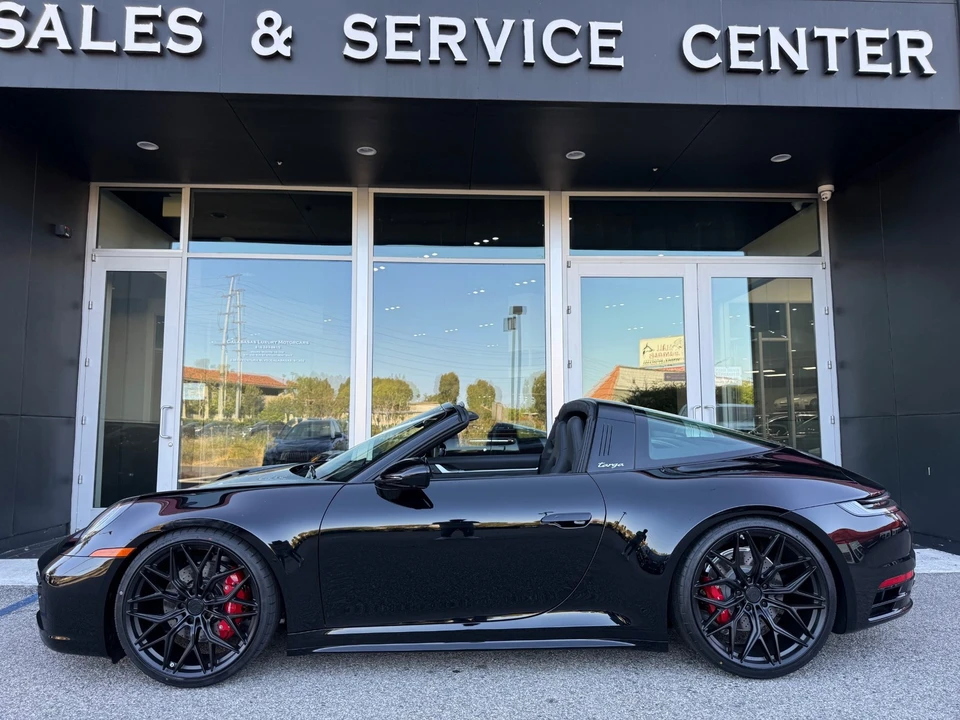 2024 Porsche 992 Targa 4 & 4S - Image 8 of 31