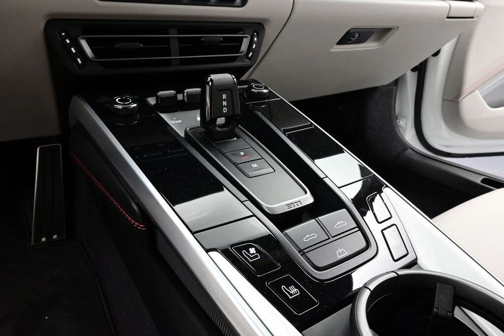 2024 Porsche 992 Turbo - Image 15 of 30