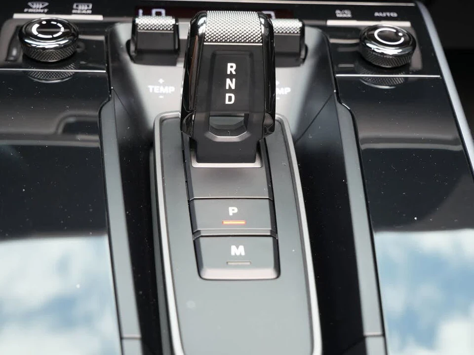 2024 Porsche 992 Turbo - Image 15 of 28