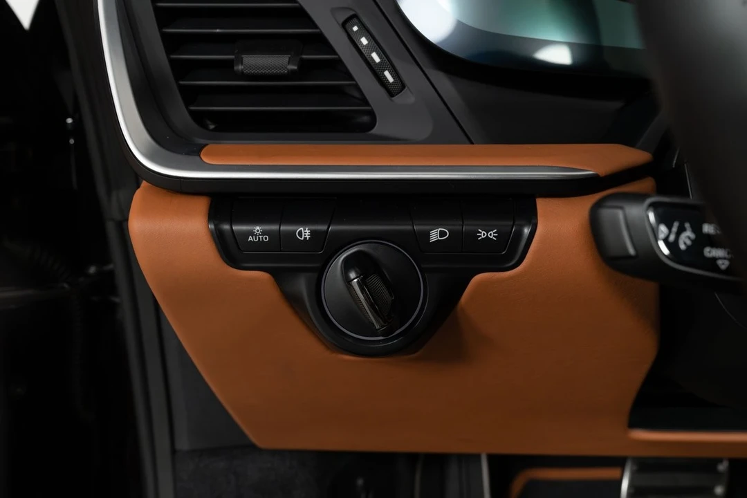 2024 Porsche 992 Turbo - Image 19 of 31