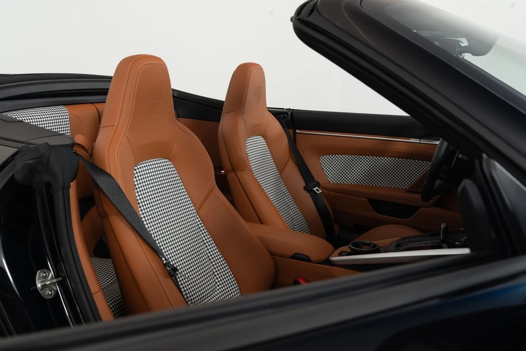 2024 Porsche 992 Turbo - Image 17 of 31
