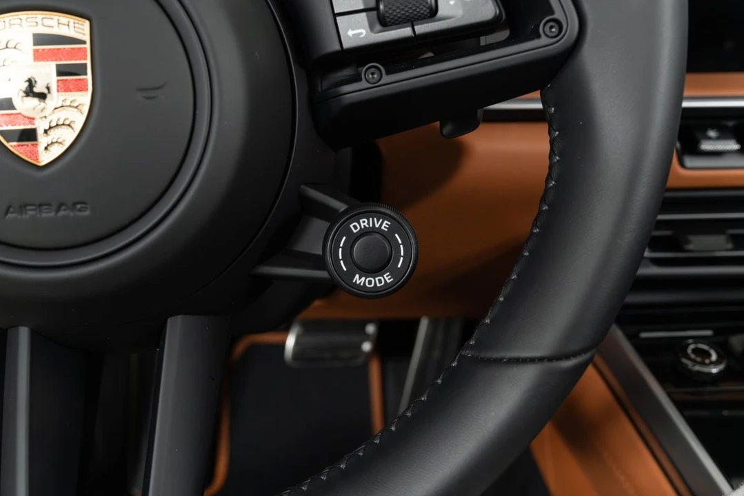 2024 Porsche 992 Turbo - Image 25 of 31