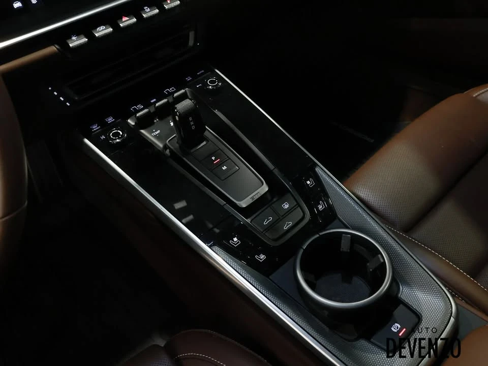 2024 Porsche 992 Turbo - Image 15 of 16