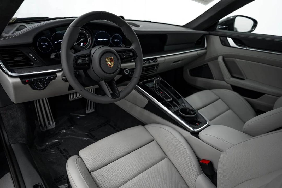 2024 Porsche 992 Turbo - Image 4 of 5