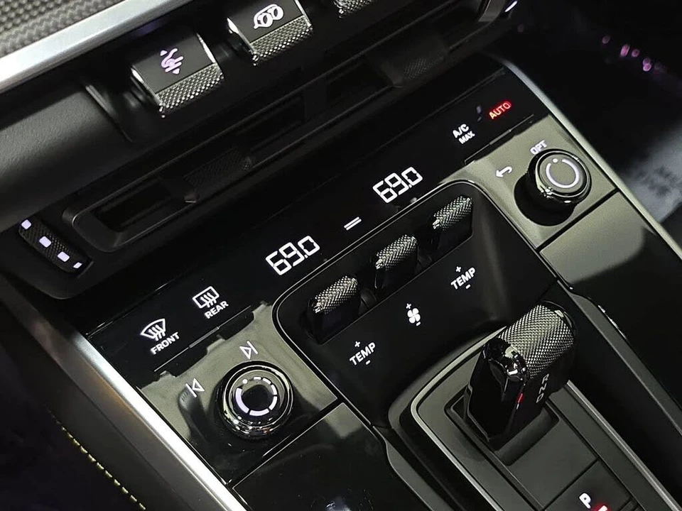 2024 Porsche 992 Turbo S - Image 19 of 31
