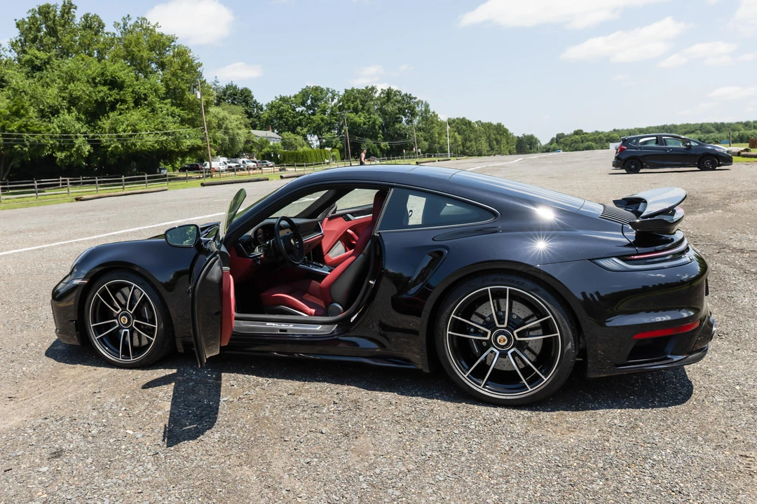 2024 Porsche 992 Turbo - Image 15 of 31