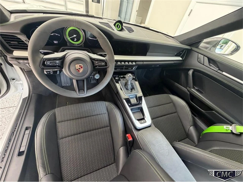2024 Porsche 992 Carrera - Image 18 of 31