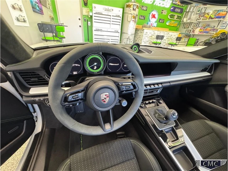 2024 Porsche 992 Carrera - Image 20 of 31