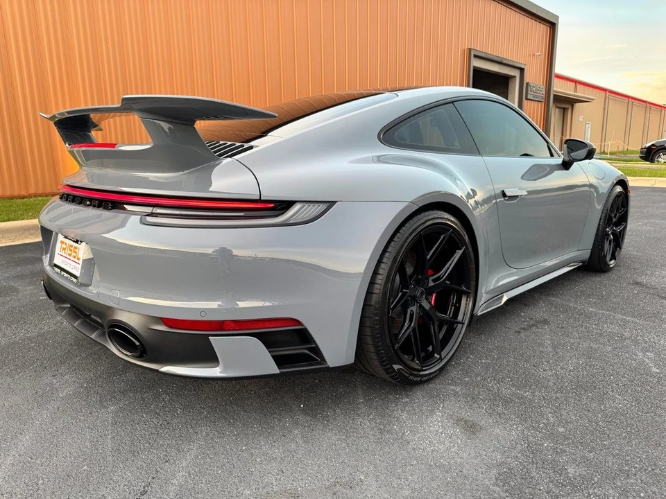 2024 Porsche 992 Carrera - Image 8 of 31