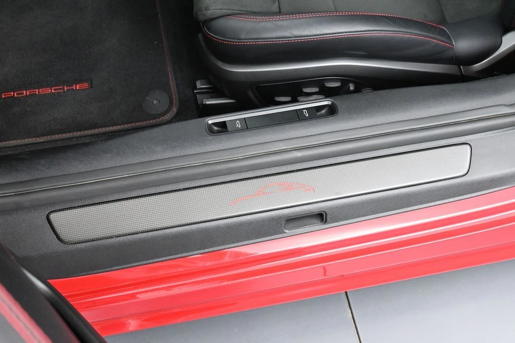 2024 Porsche 911 - Image 15 of 31