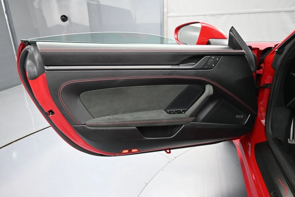 2024 Porsche 911 - Image 14 of 31