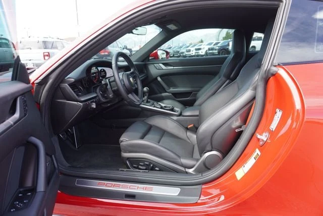 2024 Porsche 992 Carrera - Image 15 of 31