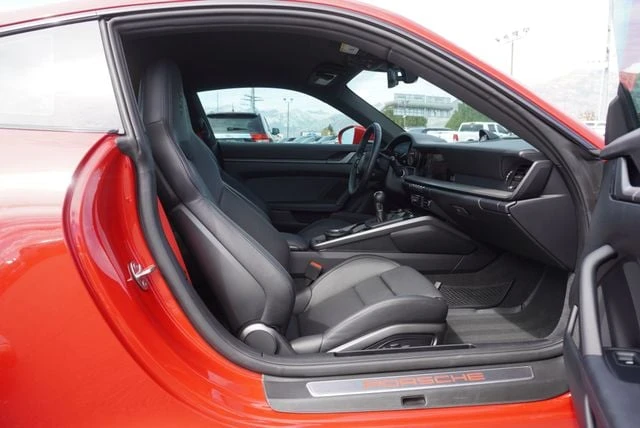 2024 Porsche 992 Carrera - Image 18 of 31