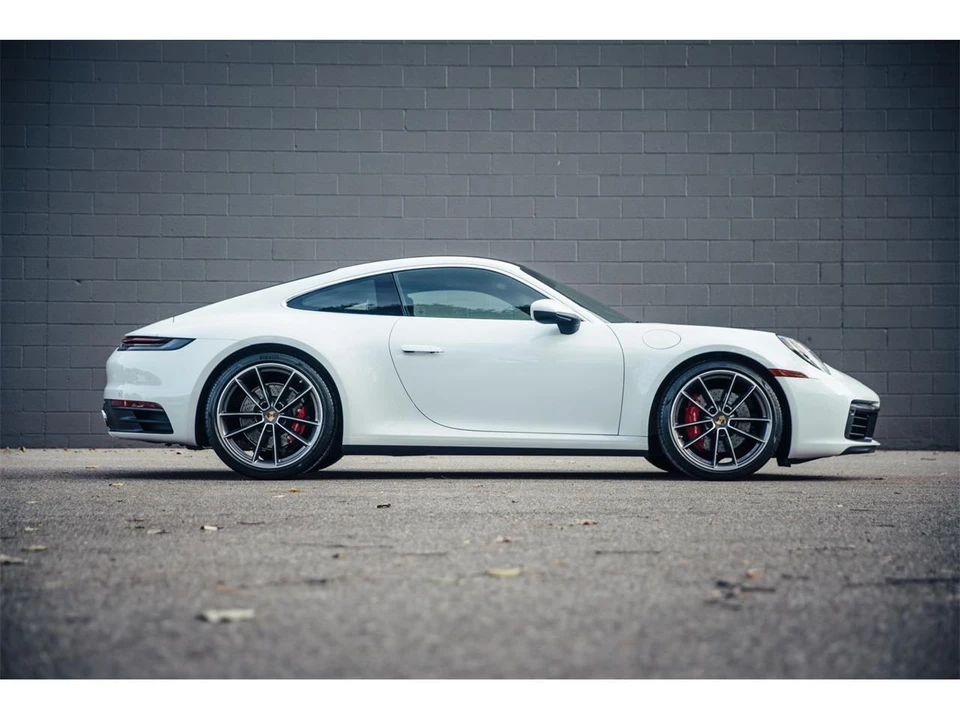2024 Porsche 992 Carrera - Image 16 of 31