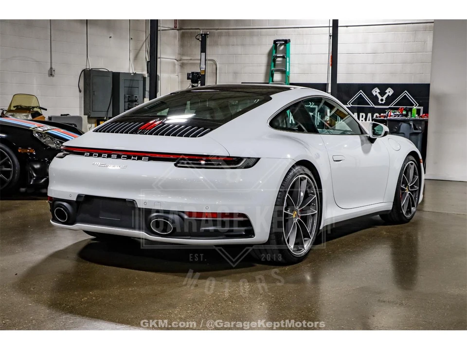 2024 Porsche 992 Carrera - Image 22 of 31