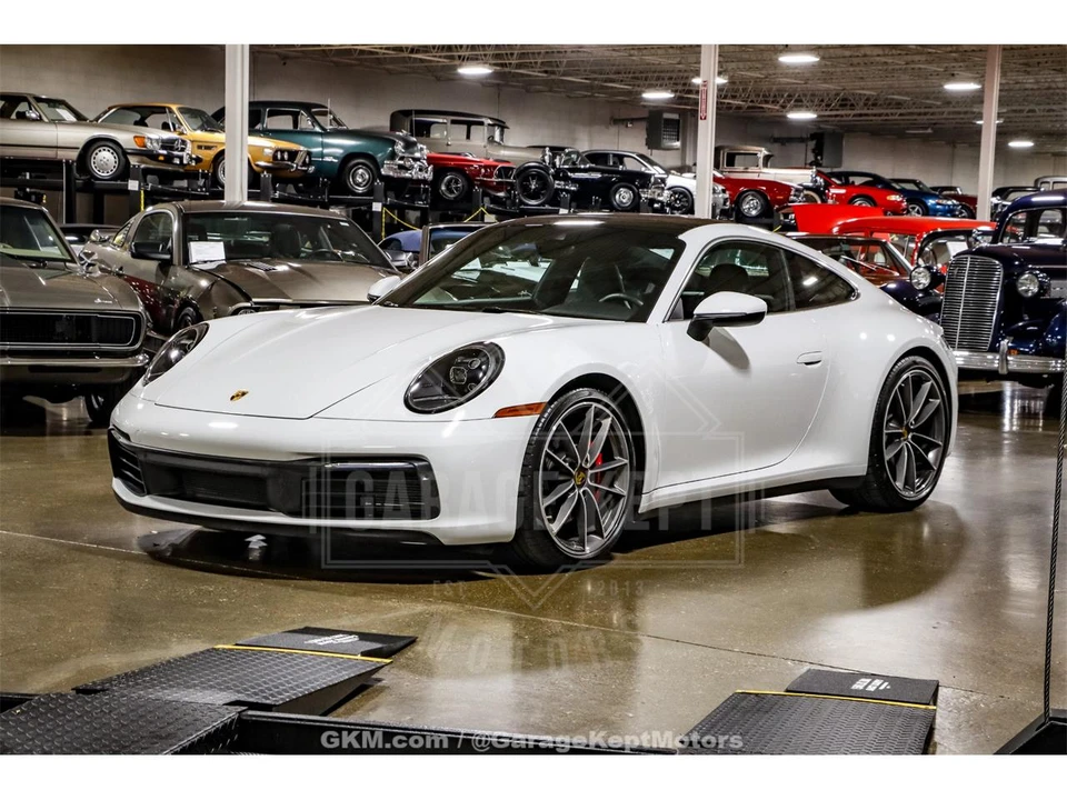 2024 Porsche 992 Carrera - Image 17 of 31