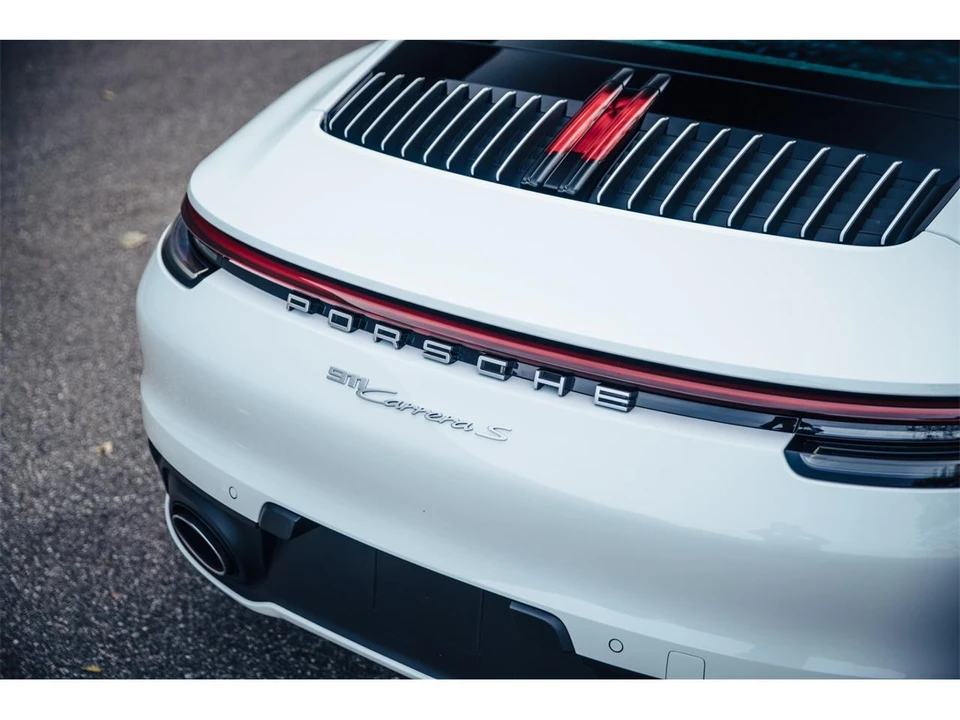 2024 Porsche 992 Carrera - Image 13 of 31