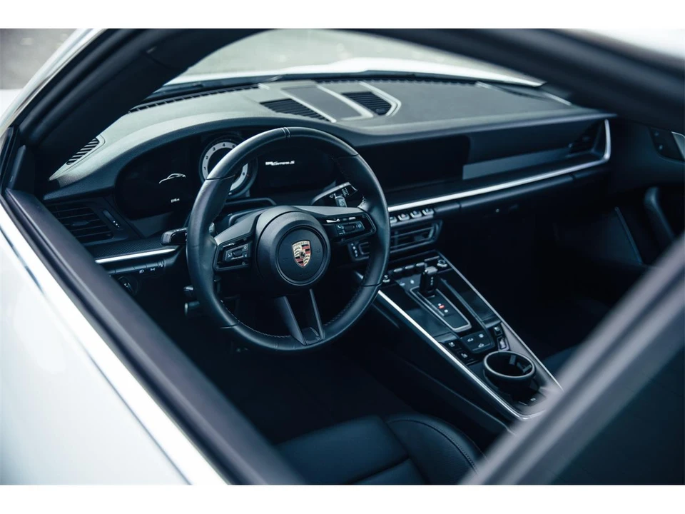 2024 Porsche 992 Carrera - Image 8 of 31