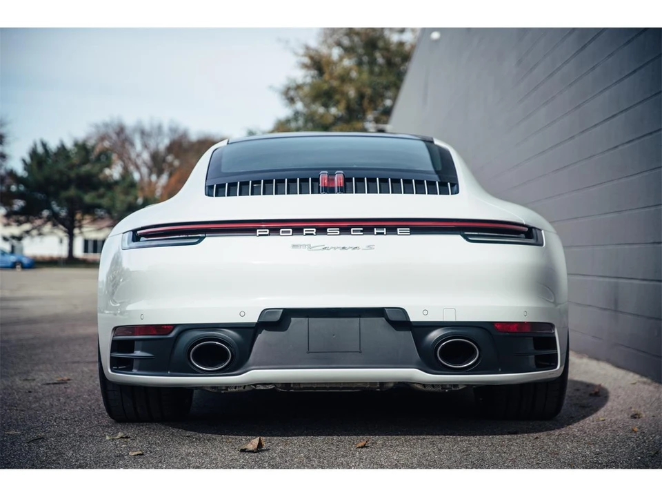 2024 Porsche 992 Carrera - Image 14 of 31