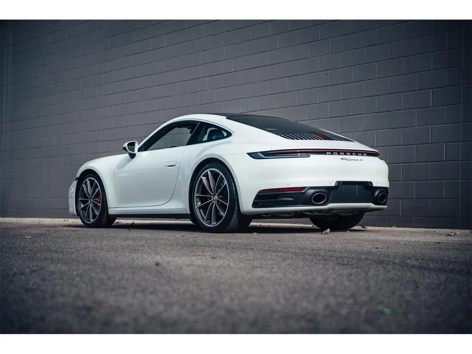 2024 Porsche 992 Carrera - Image 15 of 31