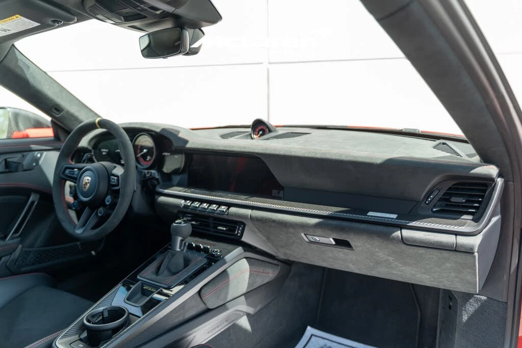2024 Porsche 992 Carrera - Image 18 of 31