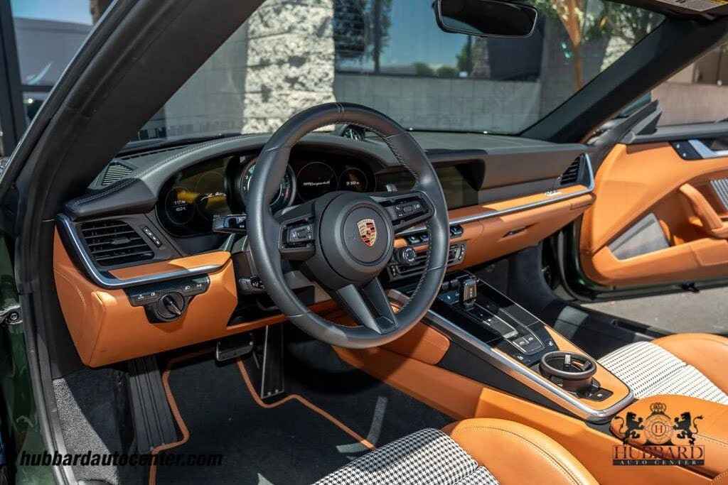2024 Porsche 992 Carrera - Image 18 of 31