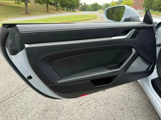 2024 Porsche 992 Carrera - Image 17 of 31