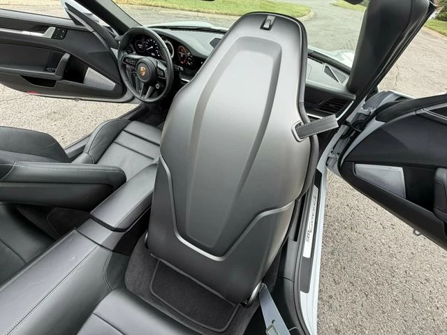 2024 Porsche 992 Carrera - Image 24 of 31