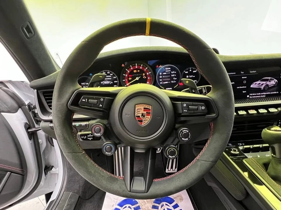 2024 Porsche 992 GT3 RS - Image 3 of 19
